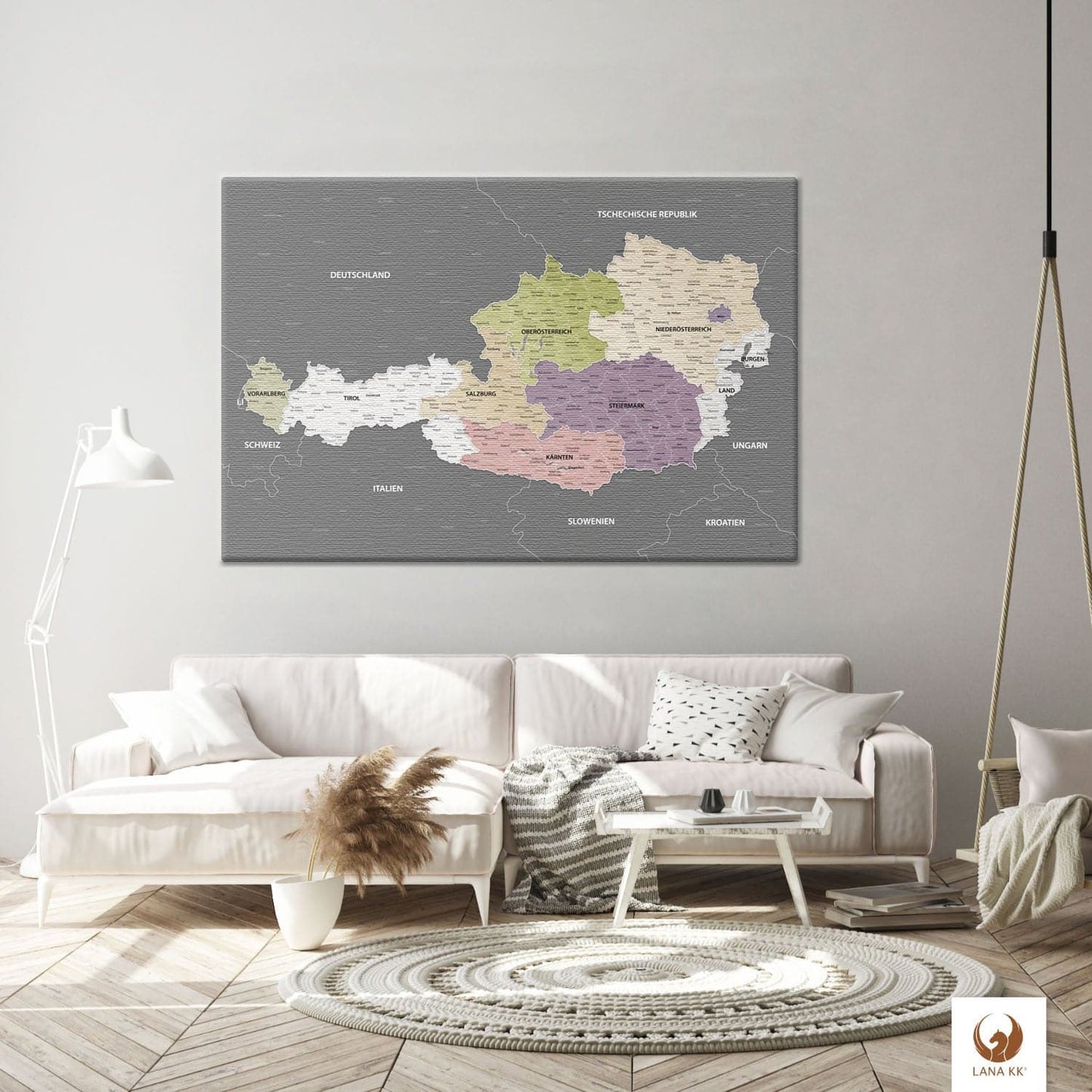 Die Welt als Zentrum Deiner Wohnung. Deine Österreichkarte Graphit Grau für sich mit ihren ausgewogenen Farben ideal in Dein Wohnkonzept ein.